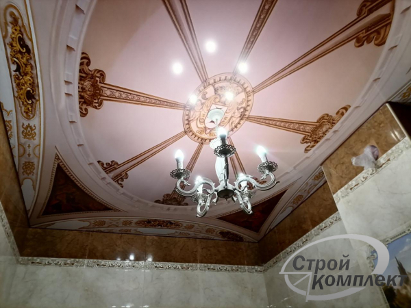 Пример потолка "Небо" для гостиной 18 м²