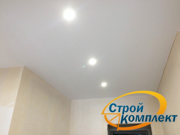 Натяжные потолки в классическом стиле