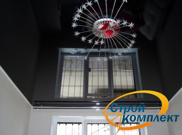 Фотографии цветных потолков