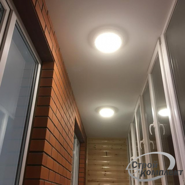 Пример натяжного потолка на балкон