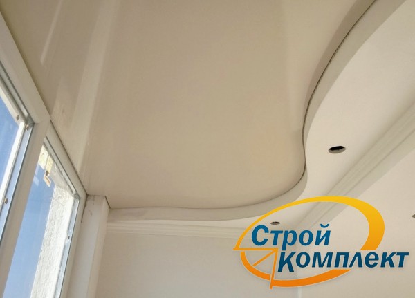 Натяжные потолки на балкон